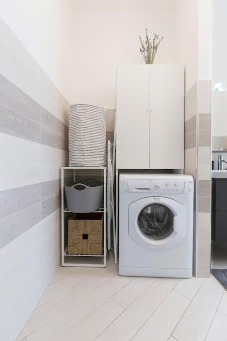Charmy & Cozy Panoramic Flat 50M From M4 Stop Milano Ngoại thất bức ảnh